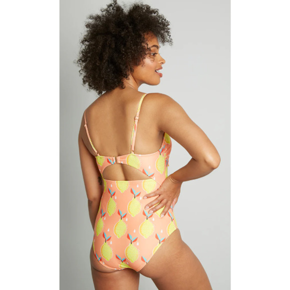ModCloth Plus 1X The Siena One-Piece Swimsuit Pink Yellow Fruit Print Bow Front - Picture 2 of 10